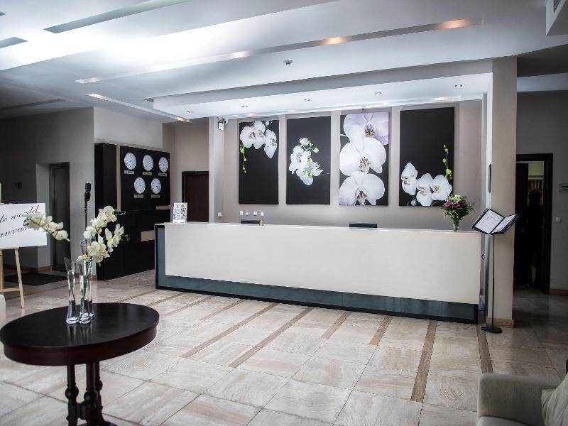 Hotel Doubletree By Hilton Shymkent Exterior foto