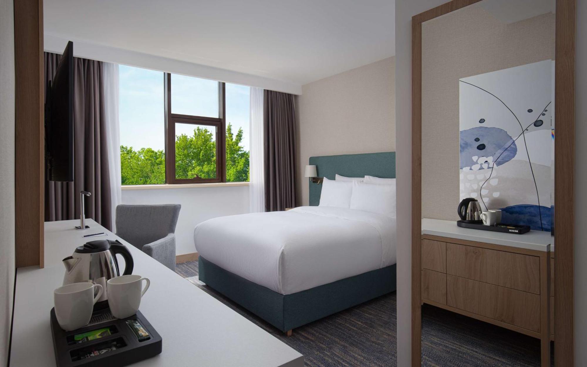 Hotel Doubletree By Hilton Shymkent Exterior foto