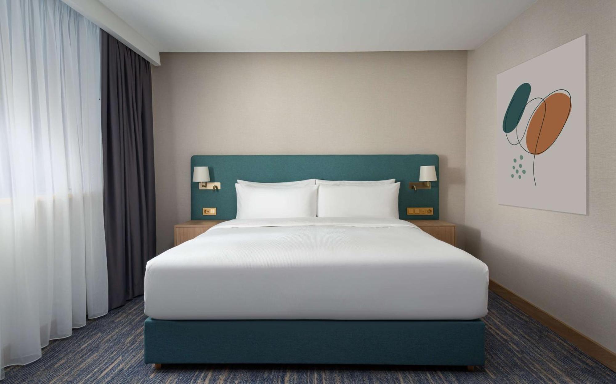 Hotel Doubletree By Hilton Shymkent Exterior foto