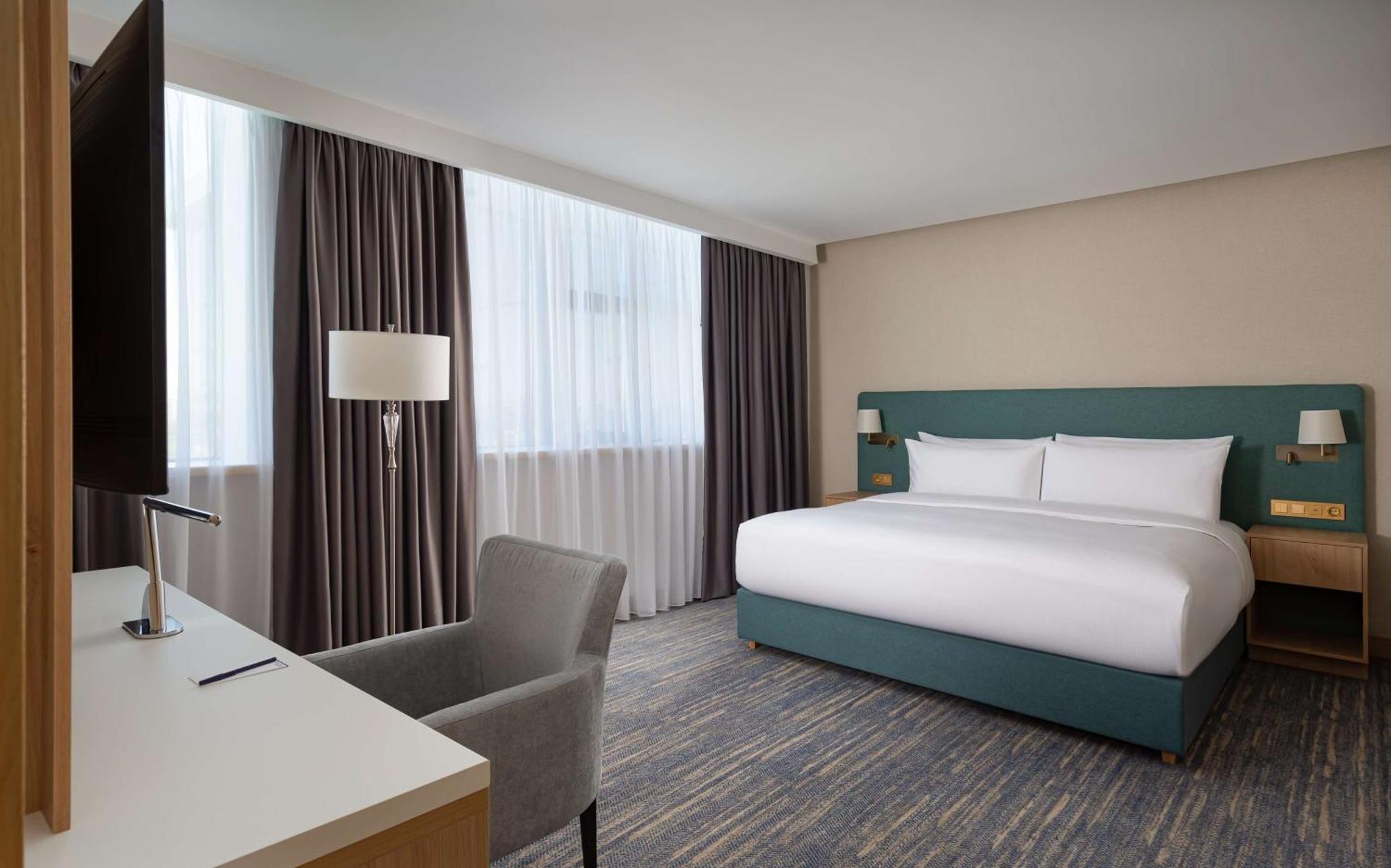 Hotel Doubletree By Hilton Shymkent Exterior foto
