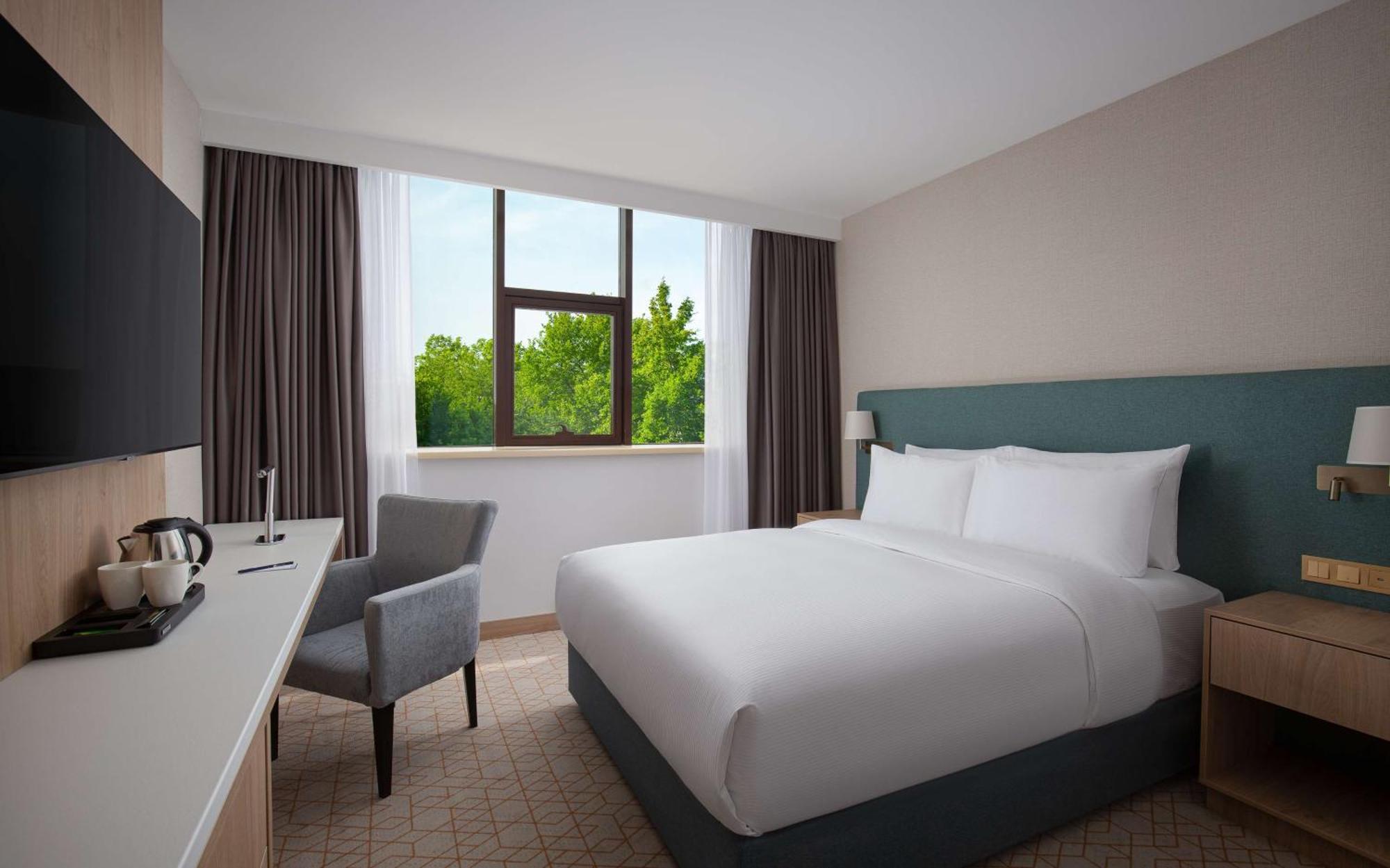 Hotel Doubletree By Hilton Shymkent Exterior foto