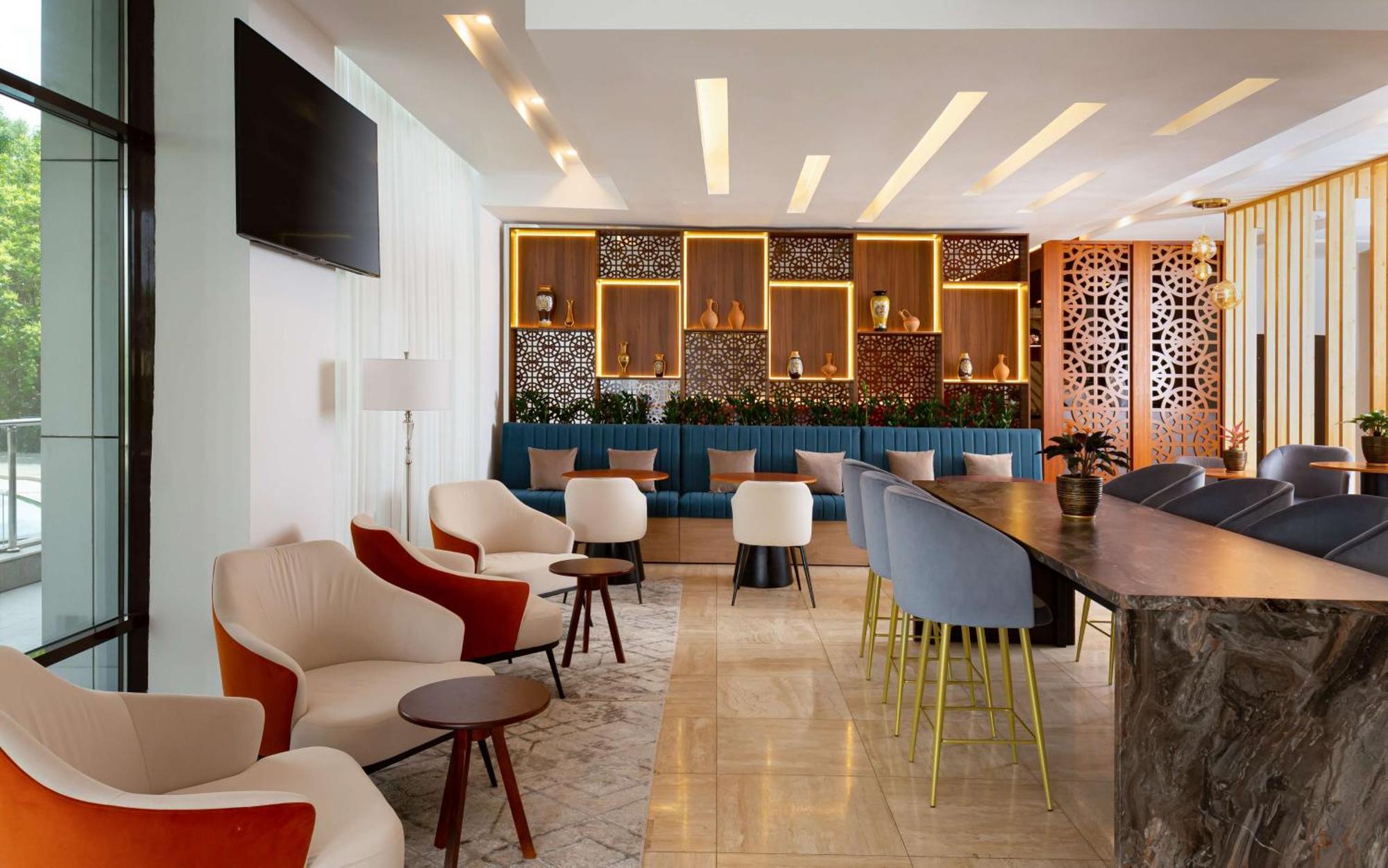 Hotel Doubletree By Hilton Shymkent Exterior foto