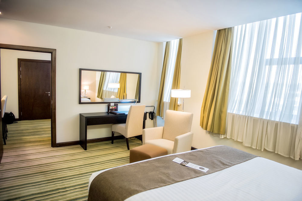 Hotel Doubletree By Hilton Shymkent Exterior foto